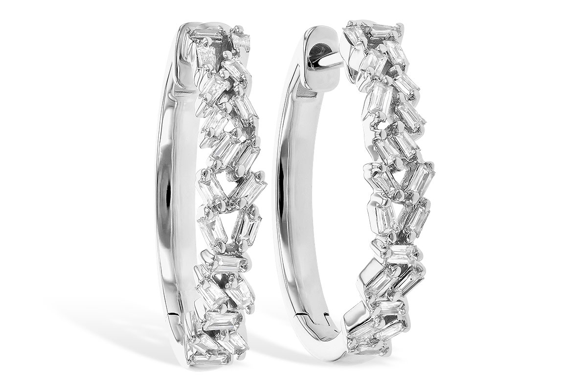 A273-30436: EARR .26 TW BAGUETTES