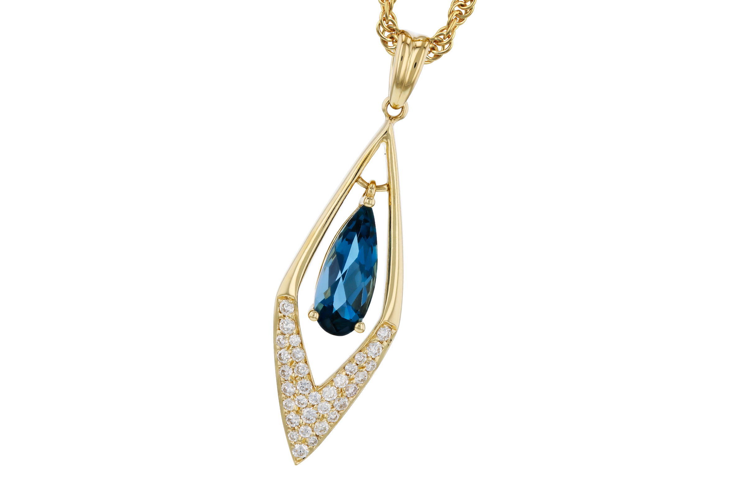 E276-02217: NECK .85 LONDON BLUE TOPAZ 1.02 TGW (10x4MM LBT)