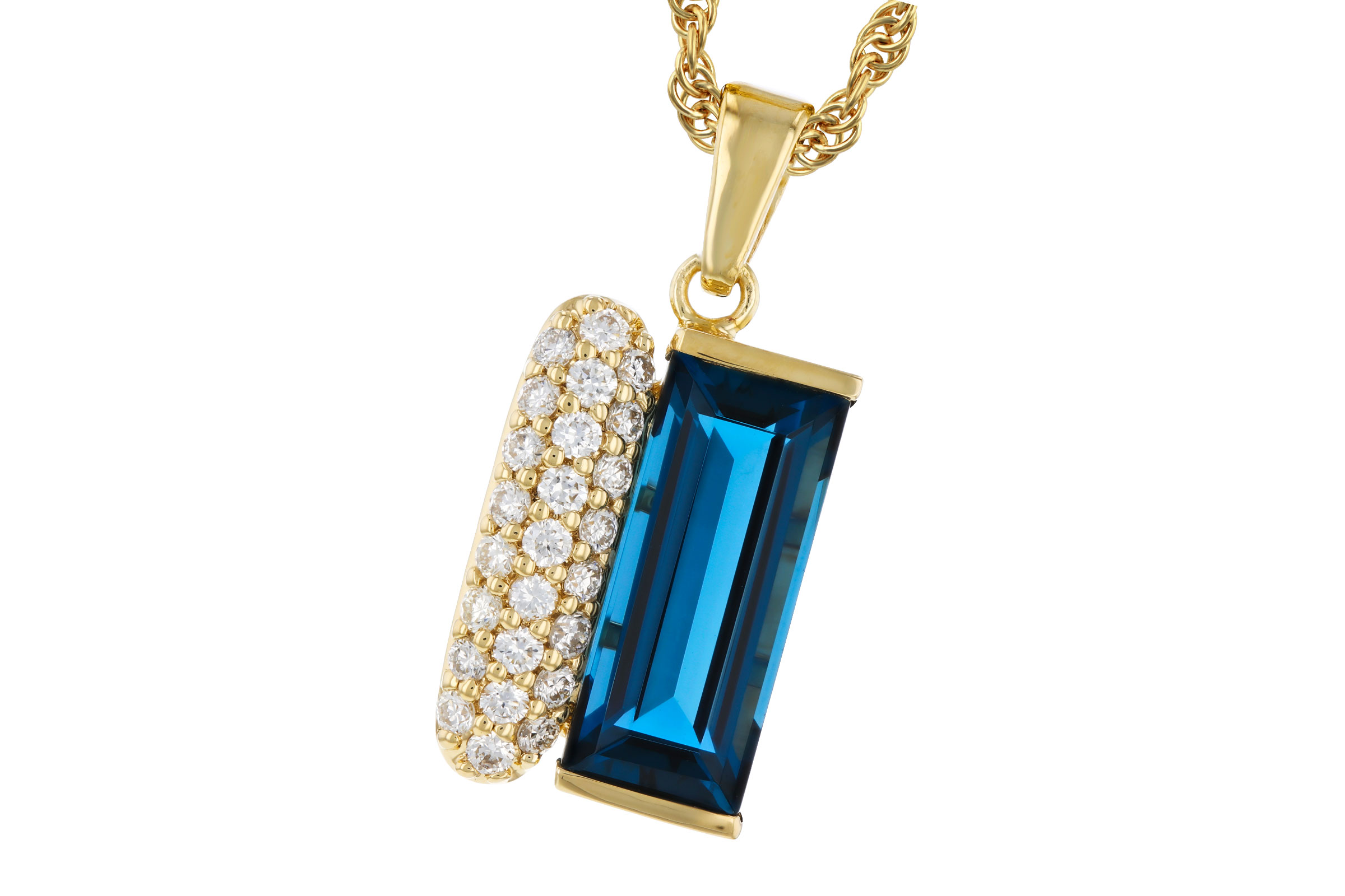 H276-02217: NECK 2.67 LONDON BLUE TOPAZ 2.92 TGW (12x5MM BT)