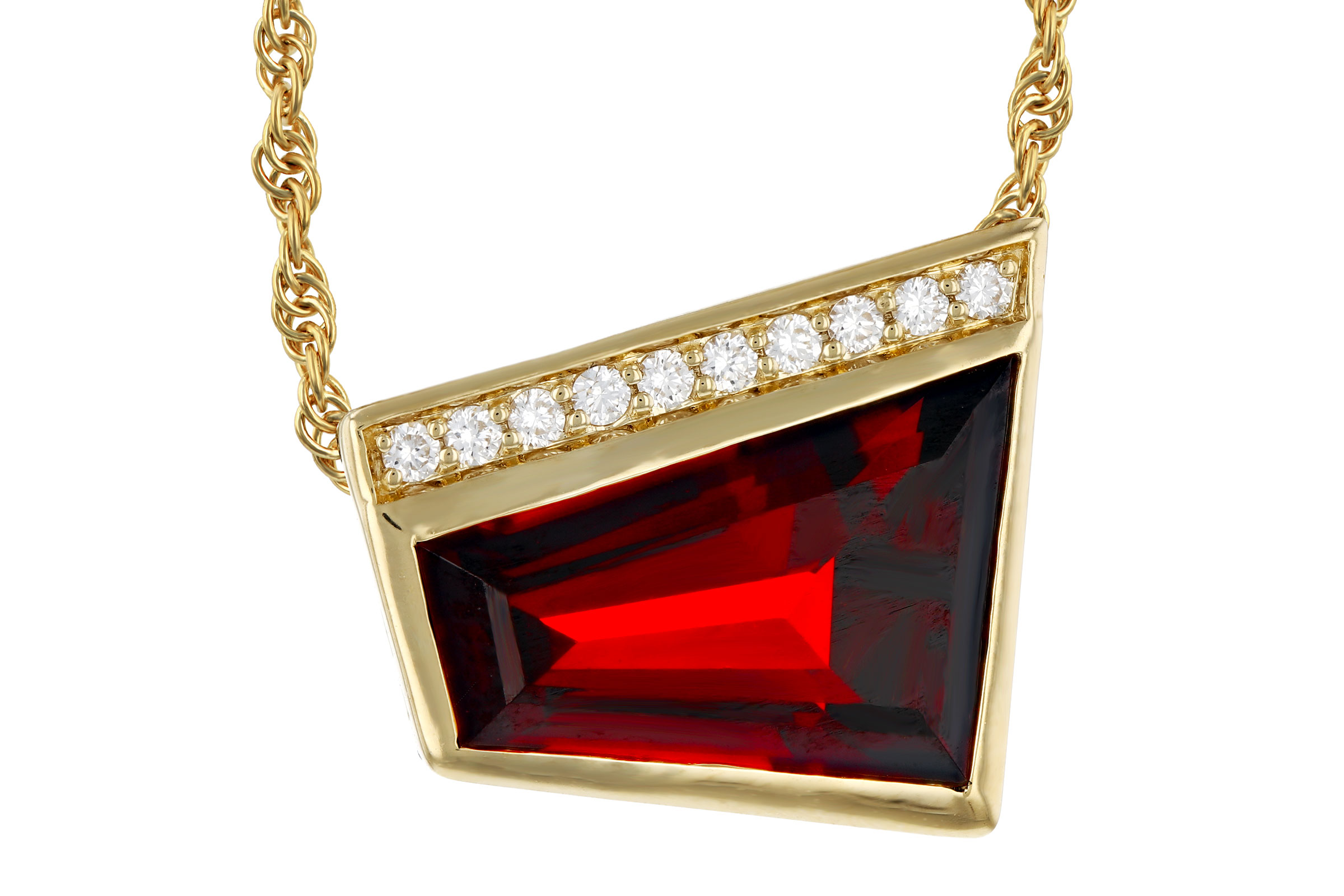 M276-02244: NECKLACE 3.92 GARNET 4.00 TGW